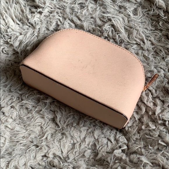 Michael Kors Travel Pouch - Picture 2 of 4